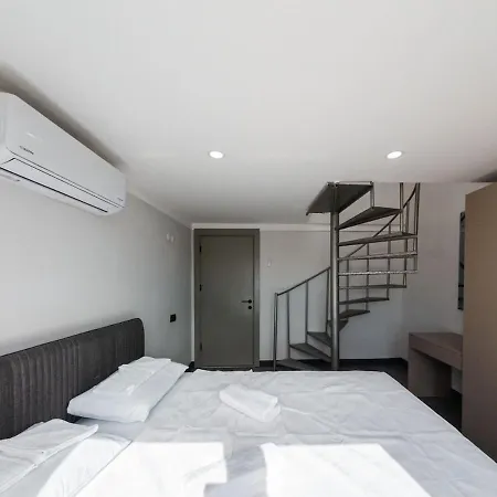Dorado No 15 Family Suite, Pool View 8 People *