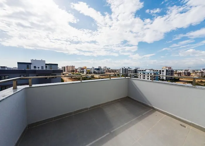 Daire Dorado No 15 Family Suite, Pool View 8 People